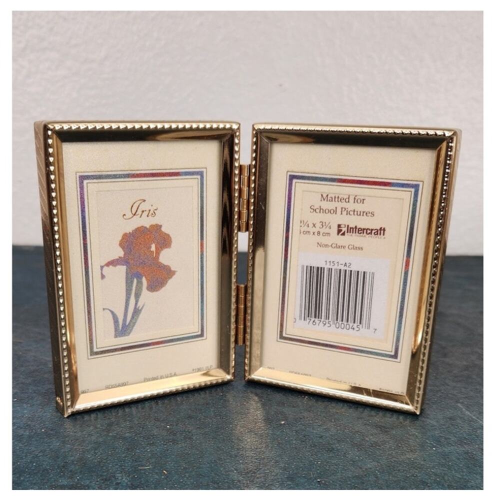 VTG Intercraft Iris Non-Glare Dual-hinged Folding Gold Tone Metal Picture Frame